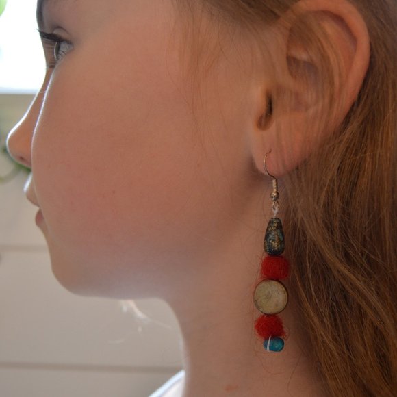 Handmade beaded and felted earrings. - Picture 3 of 3